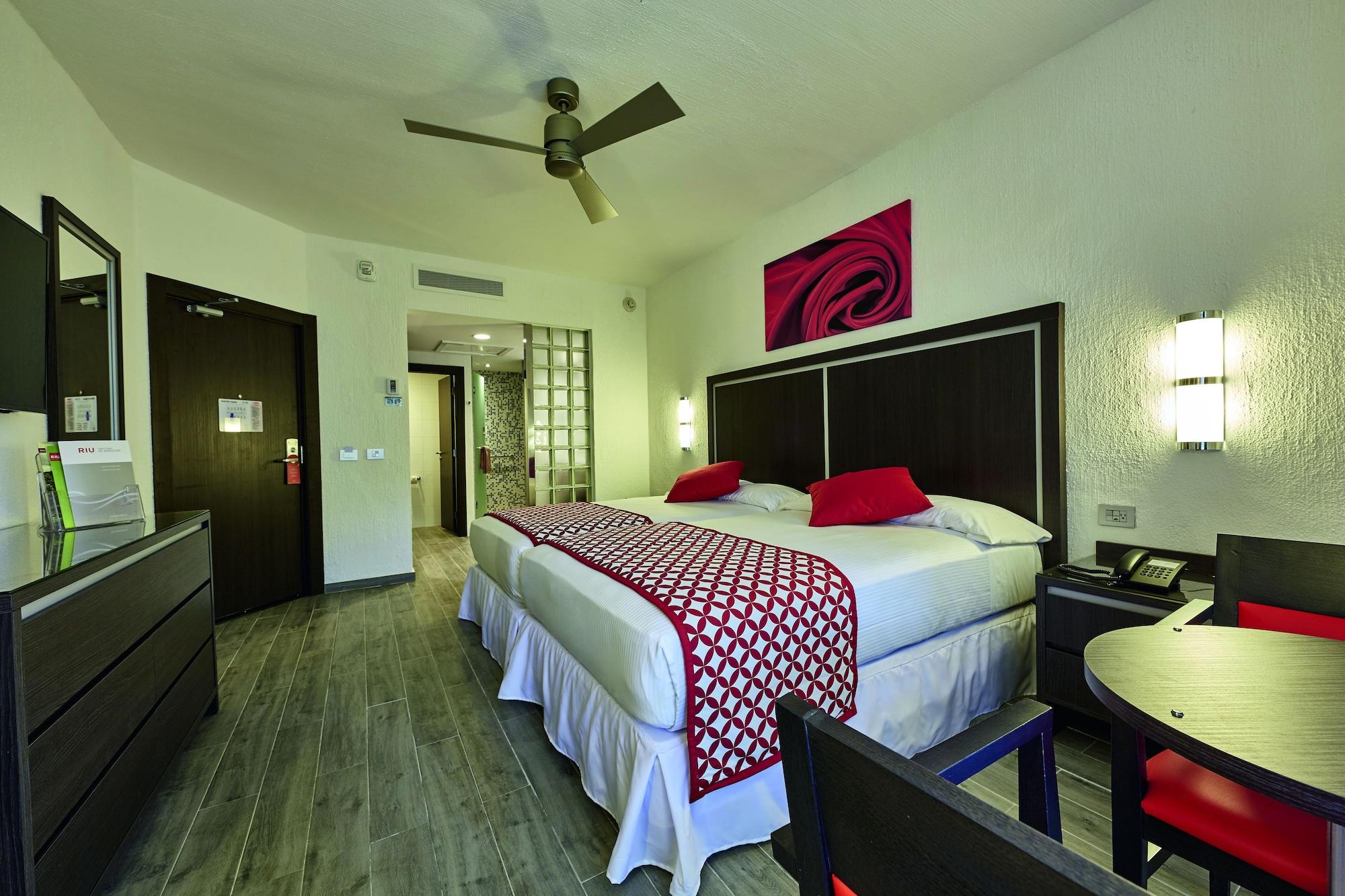 Hotel Riu Tequila à Playa del Carmen Extérieur photo